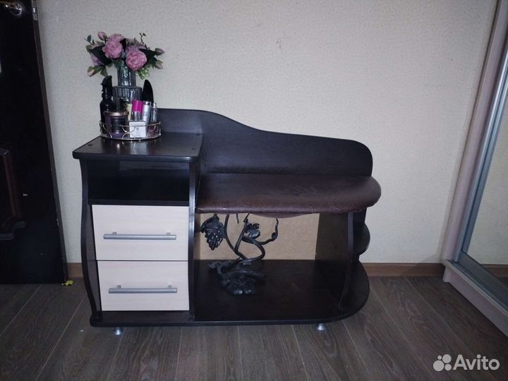 Банкетка в прихожую с ящиками