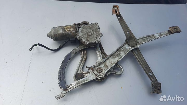 Электростеклоподъемник правый mercedes w124