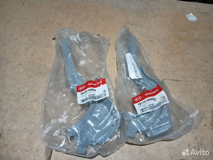 Петля капота передняя правая левая Kia Rio 4 2017