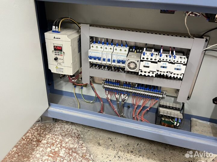 Кромкооблицовочный станок