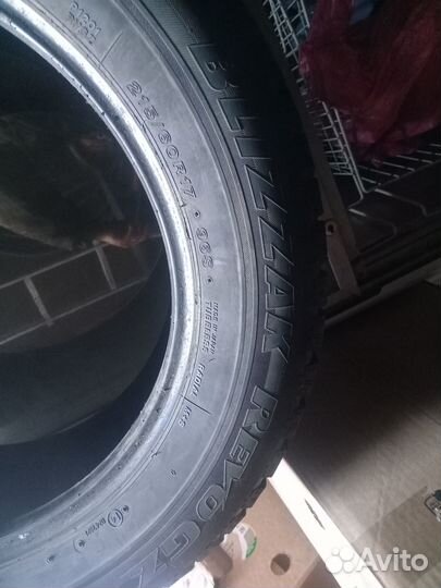 Yokohama 104ZR 215/60 R17