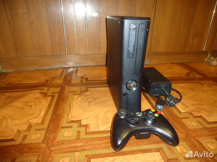 Xbox 360 Slim прошита (Freeboot) 320Gb