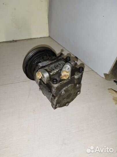 Компрессор кондиционера Kia Spectra 1.6