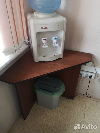 Тумба угловая под кулер или под цветы