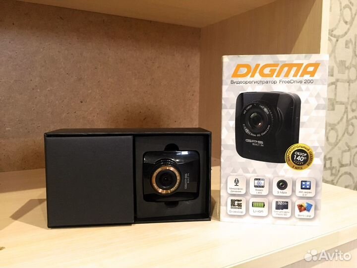 Видеорегистратор digma FreeDrive 200
