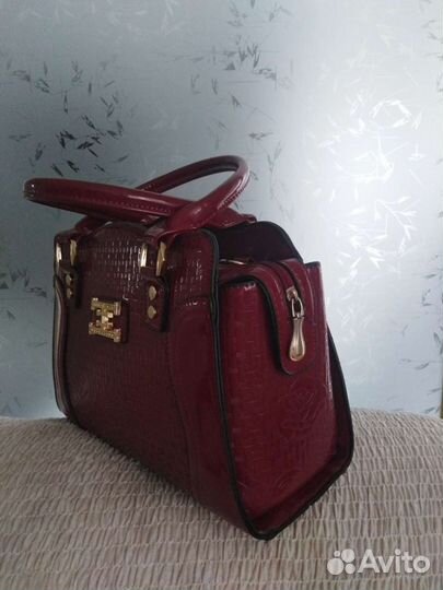 Сумка лаковая, новая