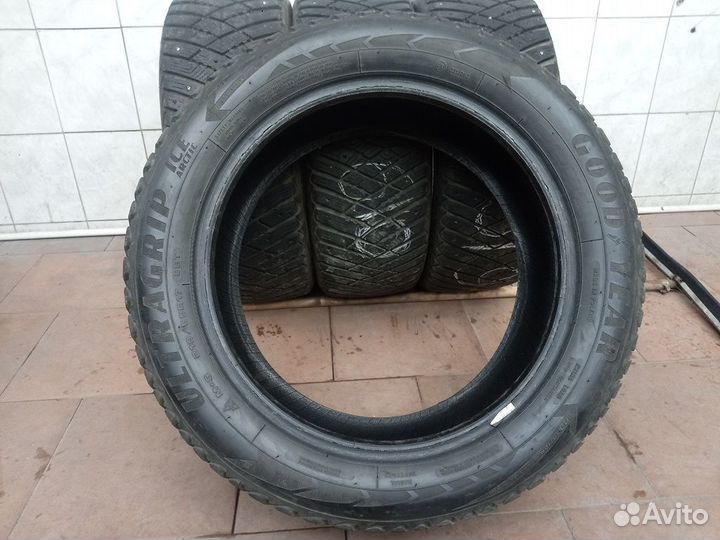 Goodyear Ultragrip Ice Arctic 215/55 R17 98T