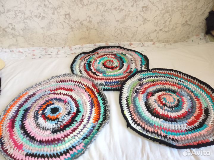 Коврики вязаные круглые