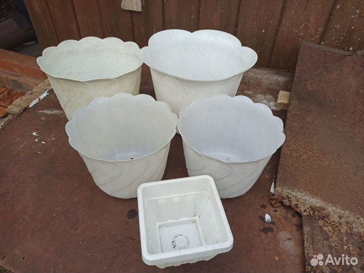 Пластмассовые цветочные горшки