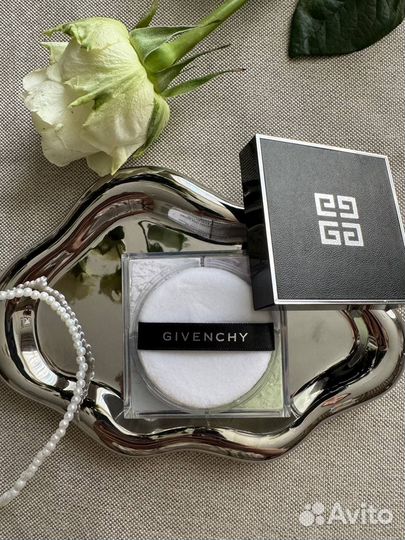 Рассыпчатая пудра Givenchy Prisme Libre