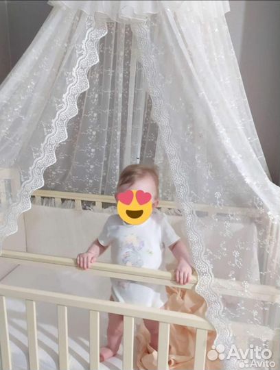 Детская кроватка с маятником и ящиком