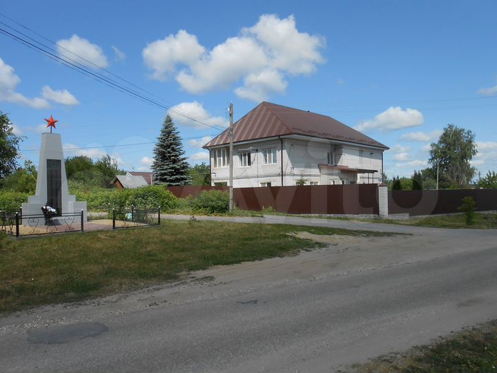 Дом 319 м² на участке 50 сот.