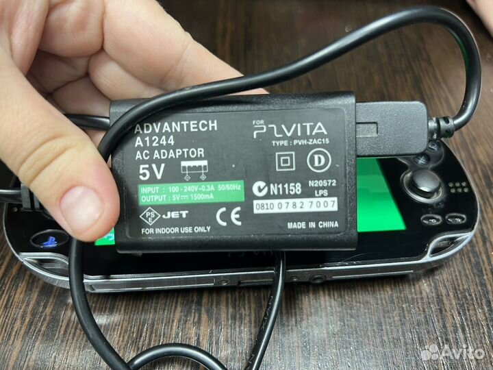 Sony playstation Vita PCH-1004 на доставке