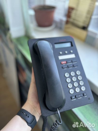 IP телефон Avaya