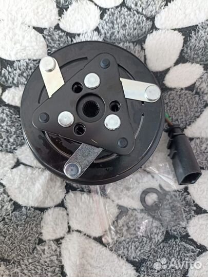 Шкив компрессора Volkswagen Polo Skoda Rapid