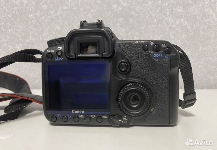 Зеркальный фотоаппарат