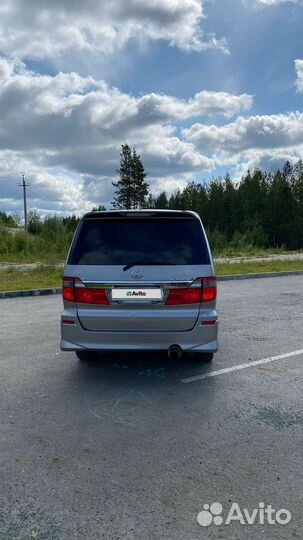 Toyota Alphard, 2004