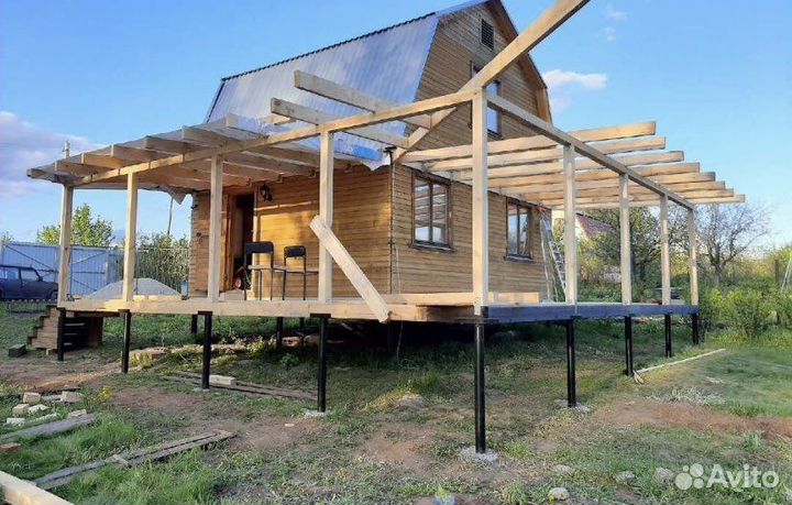 Бригада строителей