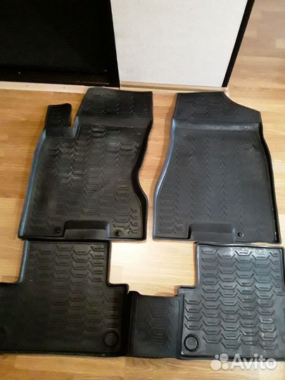 Автомобильные коврики резиновые