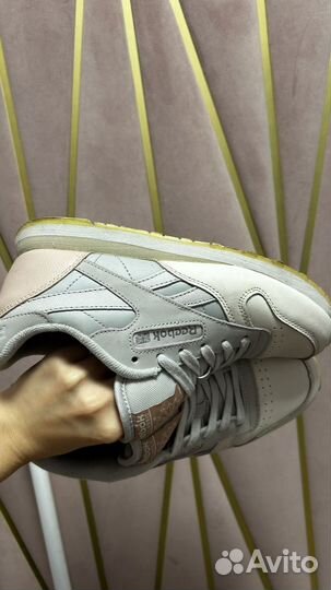 Кроссовки reebok женские 37