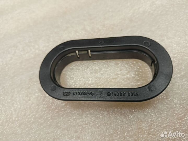 Заглушка mercedes benz W140