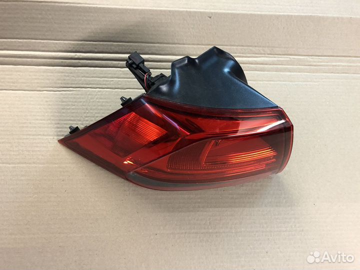 Фонарь задний левый VW Golf 7