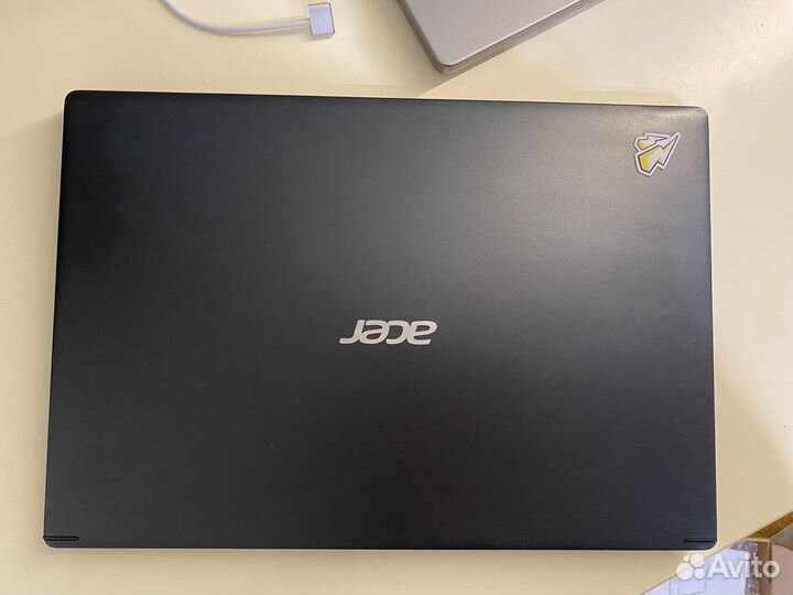 Acer aspire 5; i3-8th gen, 8GB, SSD 512GB