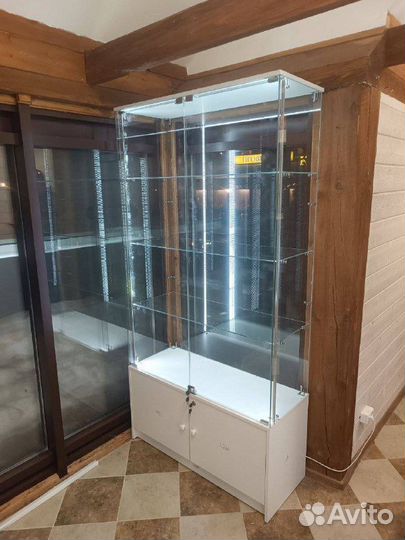 Стеклянная витрина под заказ