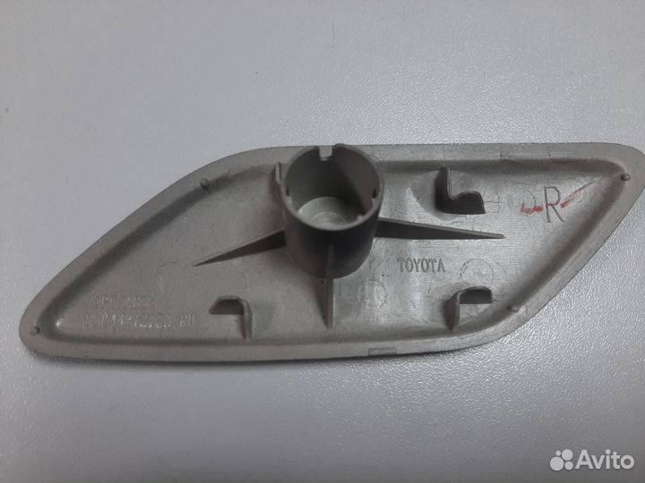 Крышка омывателя фар правая Corolla 150 (2006-2013