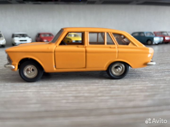 Модель СССР Иж -Комби 1:43