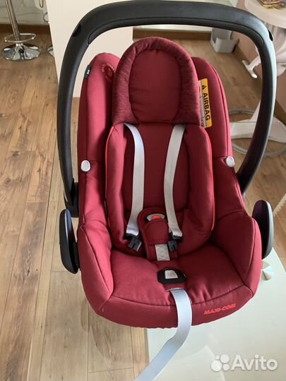 Автокресло 0+ Maxi-Cosi Rock I-Size Essential Red