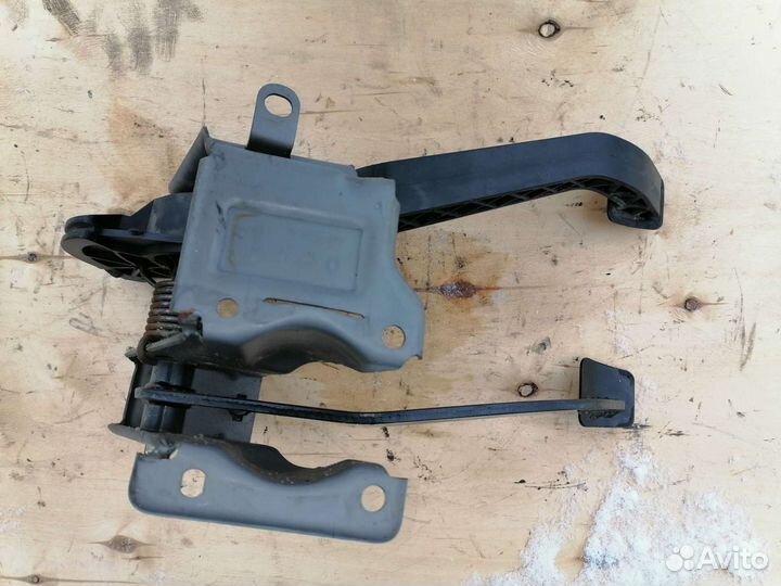 Педальный узел Renault Logan