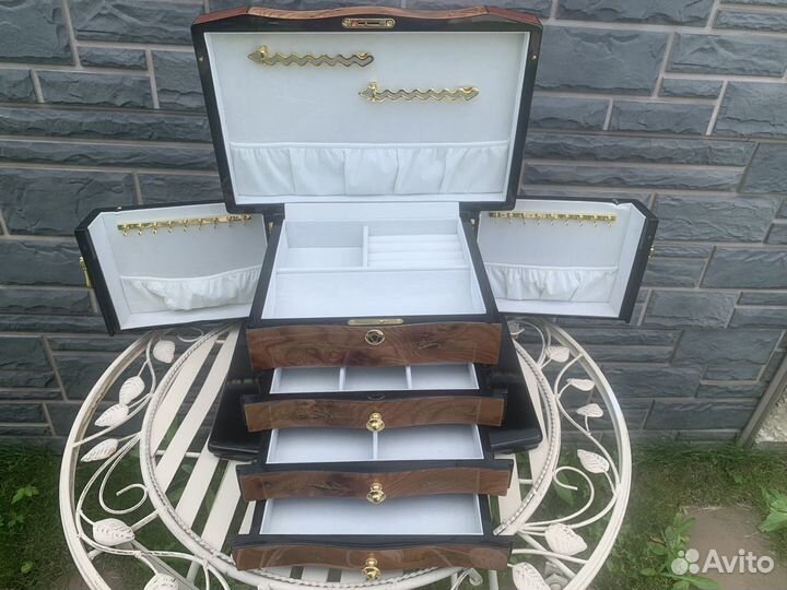 Шкатулка «Грация» натуральное дерево