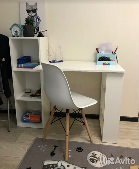 Стол компьютерный белый (новый)