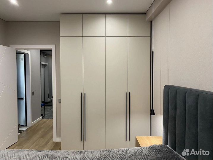 Современный шкаф