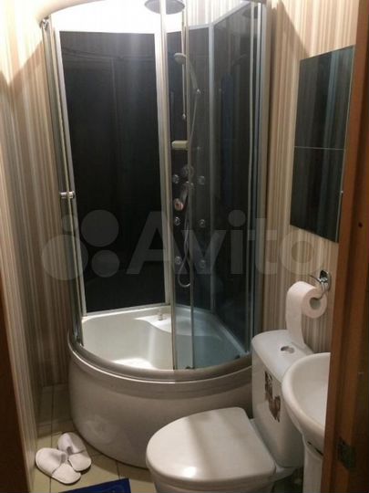 Комната 15 м² в 4-к., 1/4 эт.