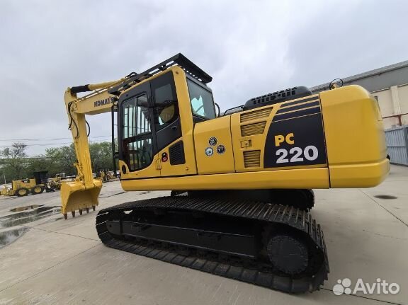 Стекло кузовное правое Komatsu PC 200/300