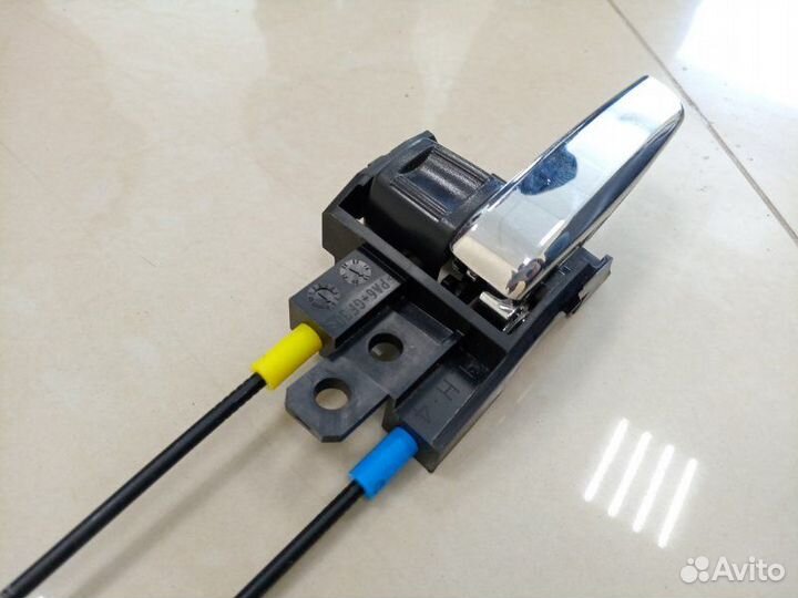 Ручка двери внутренняя передняя левая Mitsubishi