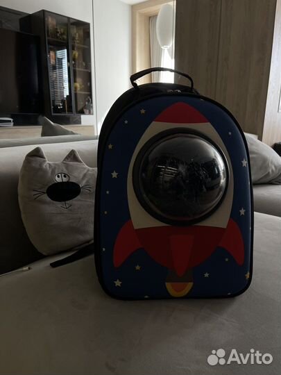 Рюкзак для кота с иллюминатором