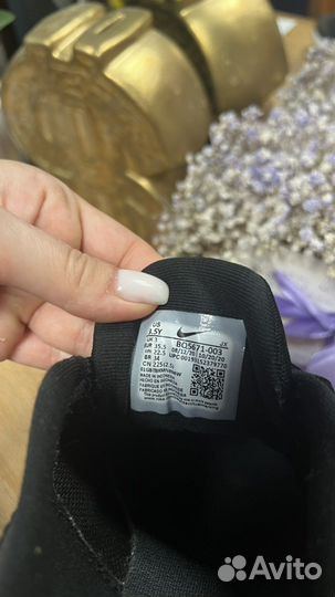 Nike для девочки кроссовки 35 р