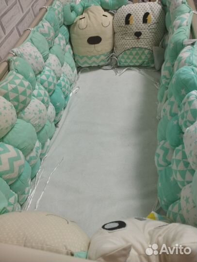 Детская кроватка с маятником и ящиком