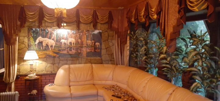 Дом 235 м² на участке 2 сот.