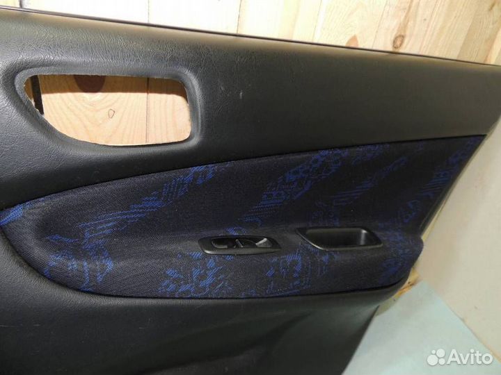 Обшивка двери задней правой Mitsubishi Galant 8