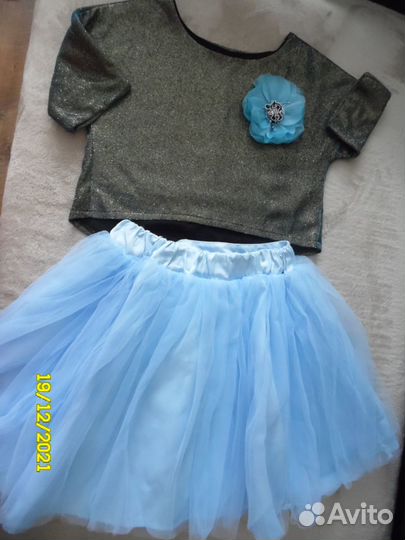 Костюм праздничный 34 размер на 5-7 лет