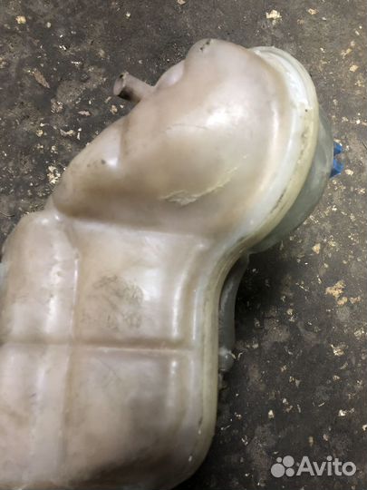 Расширительный бачок Volkswagen Passat B5