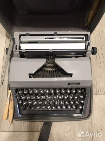 Пишущая машинка Erika