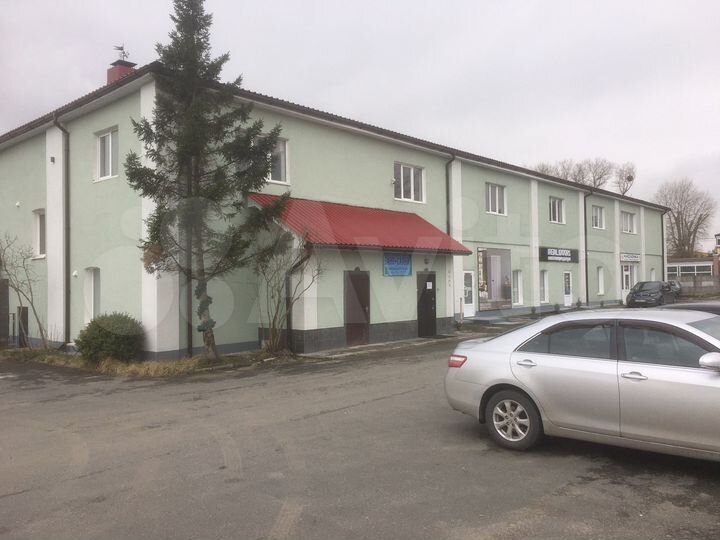 Торгово сервисный центр, до 500 м. Квадратных