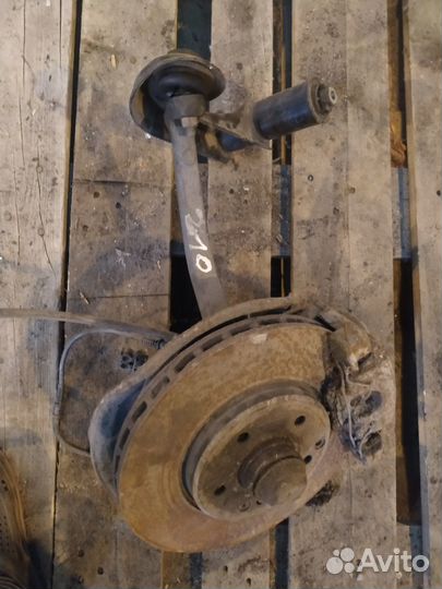 Поворотный кулак w210 правый