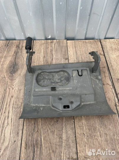 Бардачок Ford Focus 2 1.6 2009