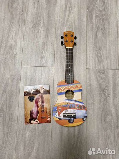 Гитара укулеле